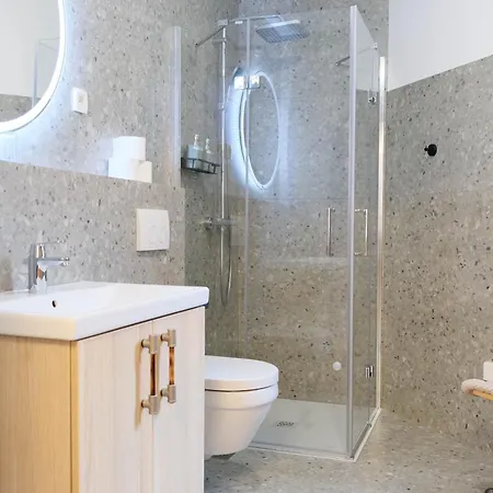 Beer & Wine House Apartment
