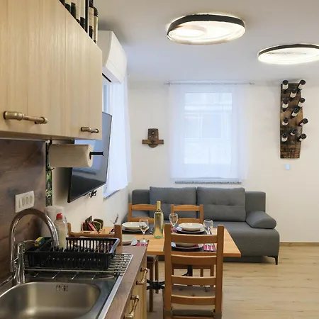 Apartment Beer & Wine House *