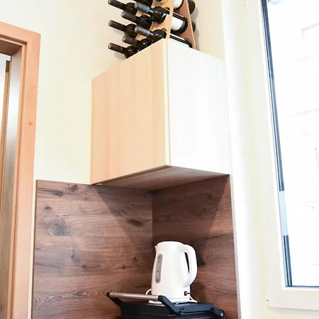 Beer & Wine House Apartment *