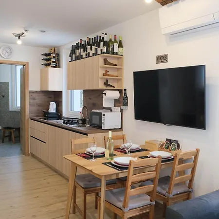 Beer & Wine House *
