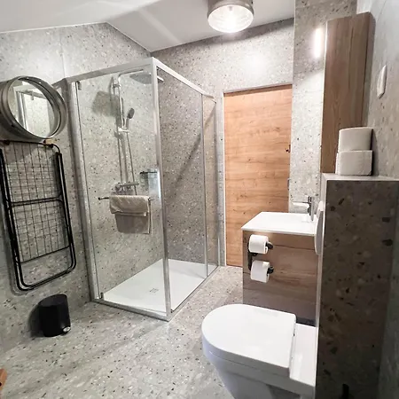 Beer & Wine House Apartment